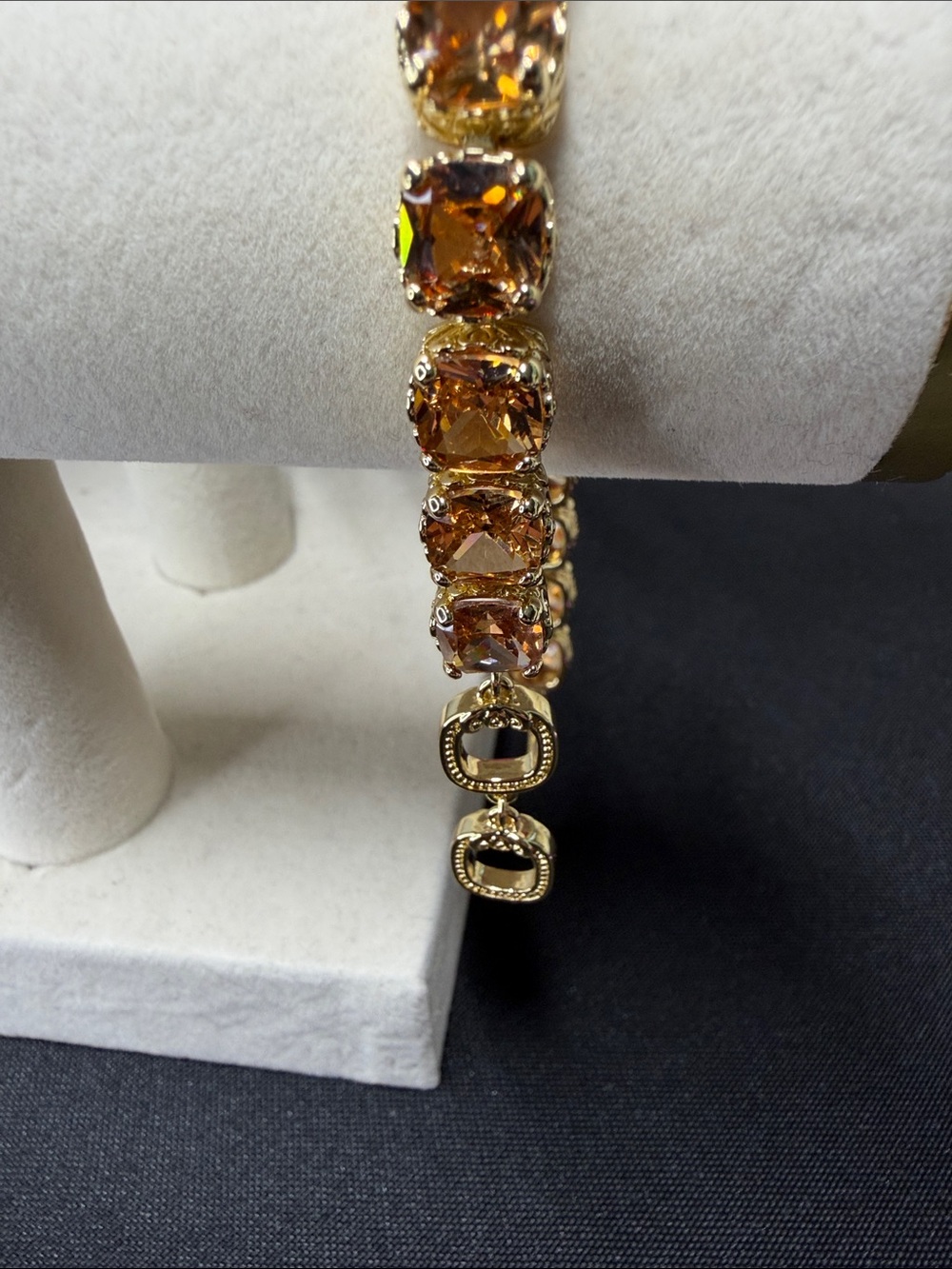18K triple plated gold large citrine stone toggle bracelet. SZ 7-8” - Picture 2 of 8